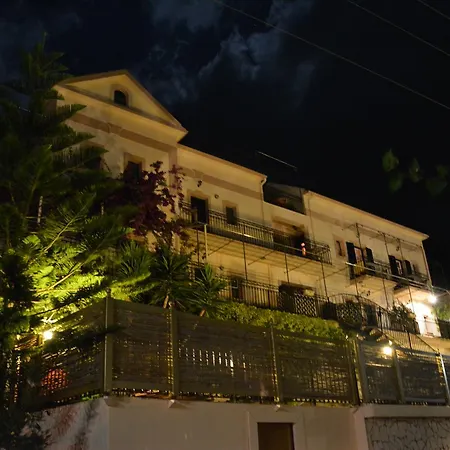 Aristotelis 4* Frikes