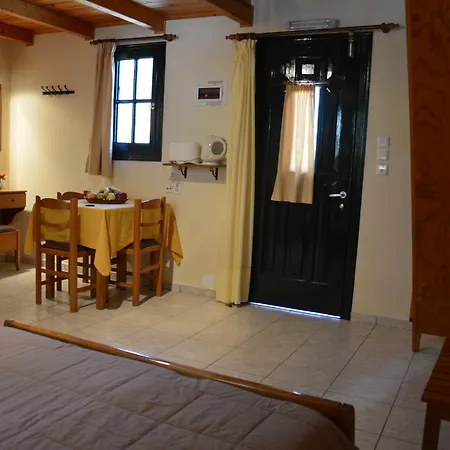 Aristotelis Aparthotel Frikes