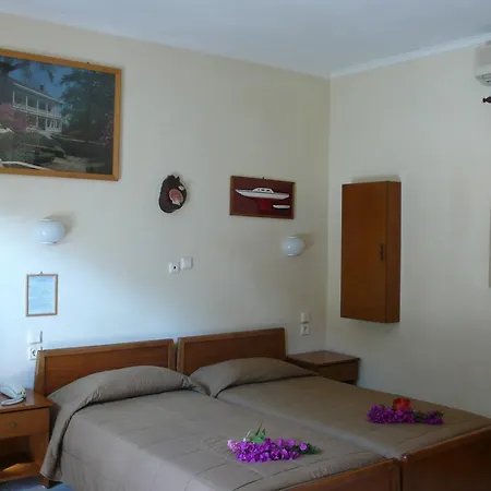 Aristotelis Aparthotel Frikes