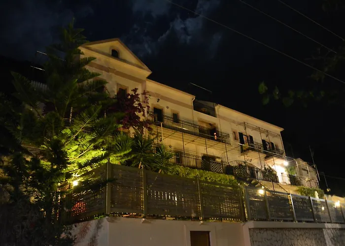 Aristotelis 4* Frikes