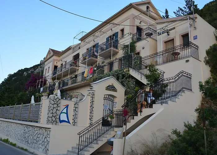 Aparthotel Aristotelis Frikes