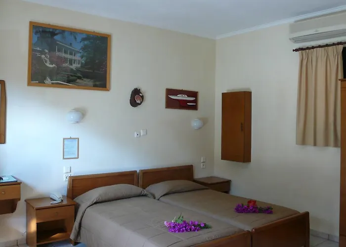 Aristotelis Aparthotel Frikes