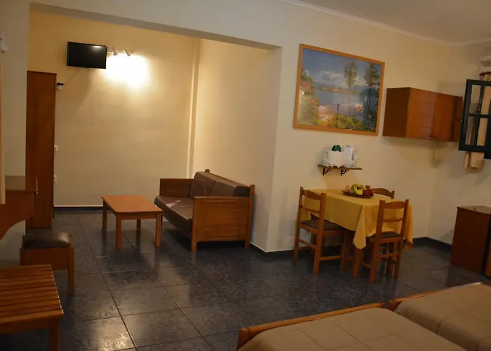 Aristotelis Aparthotel Frikes