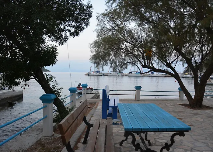 Aparthotel Aristotelis Frikes