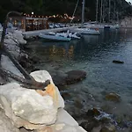 Aristotelis 4* Frikes