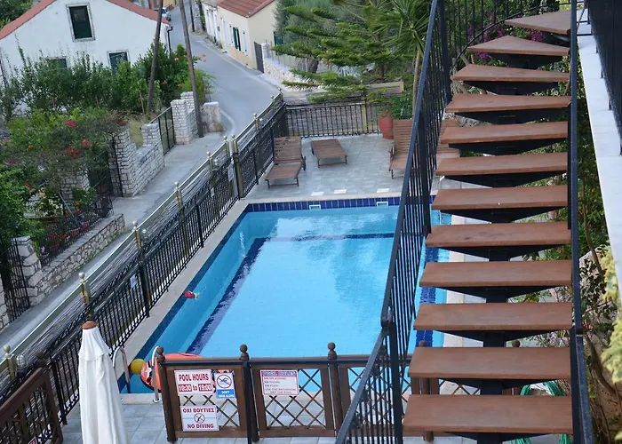 Aristotelis 4*